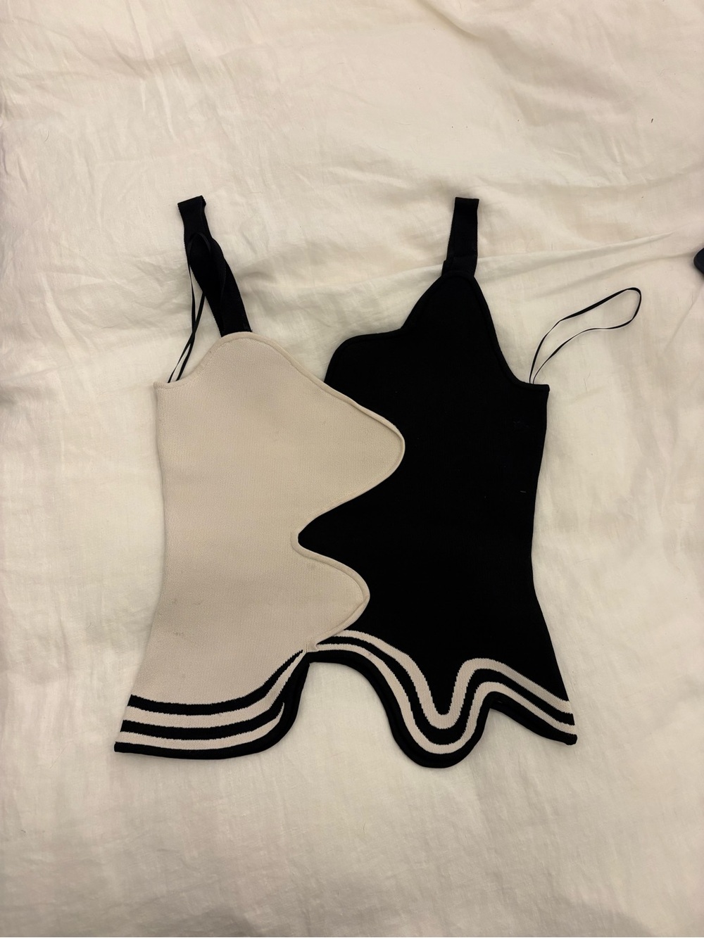 PH5 knitted scalloped Wavy Hem Colorblock Tank Top — Black & Cream - Picture 6 of 6